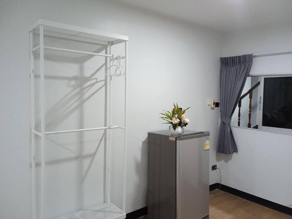 Nk Guesthouse 1 Бангкок Екстер'єр фото