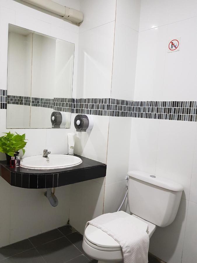 Nk Guesthouse 1 Бангкок Екстер'єр фото