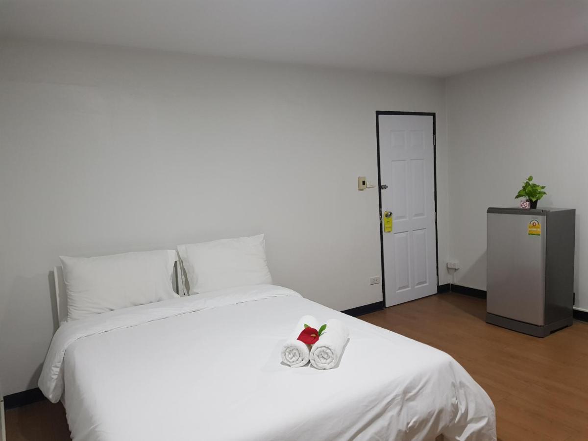 Nk Guesthouse 1 Бангкок Екстер'єр фото