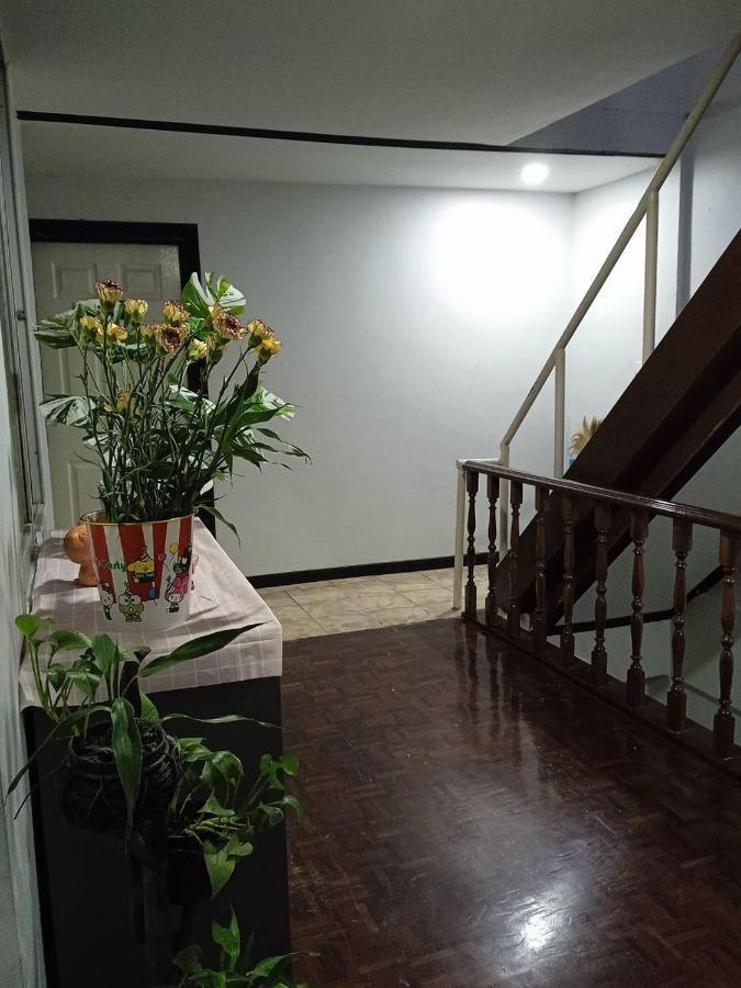 Nk Guesthouse 1 Бангкок Екстер'єр фото